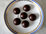 Čokoládové bonbony s brusinkami a višněmi recept