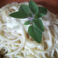 Smetanové špagety s parmazánem recept