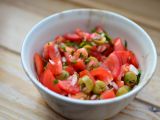 Rajčatový salát s olivami recept