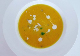 Mrkvová polévka s pomerančem recept