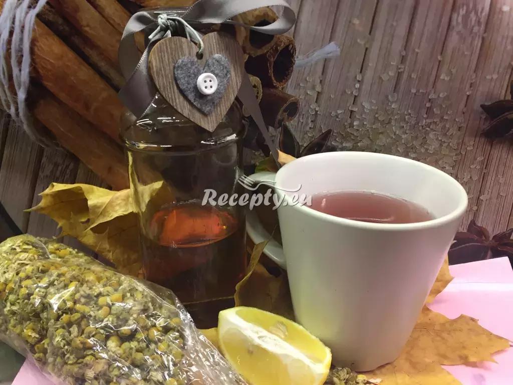 Sedmikráskový čaj pro odkašlávání recept  teplé nápoje