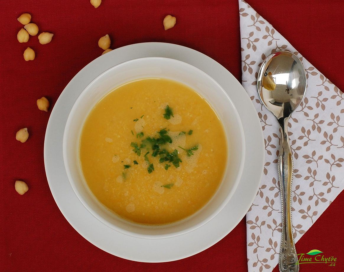 Cizrnová polévka s mrkví a celerem recept
