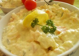 Lehký, svěží mrkvovo-kedlubnový salátek se sýrem recept ...