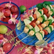 Vepřové medailonky s ovocnými špízy recept
