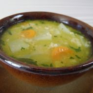 Lehká polévka s kedlubnou a vločkami recept