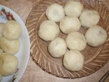 Švestkové knedlíky (z tvaroho-brambor.těsta) recept
