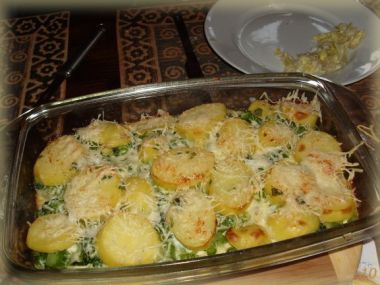 Recept Smetanové zapečené brambory s brokolicí