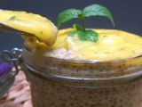 Mandlový pudink s chia semínky a mangem recept