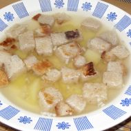 Česneková polévka s chlebovými kostičkami recept