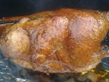 Grilované kuře plněné slaninovým chlebem recept