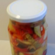Sterilovaný zeleninový salát recept