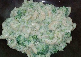 Těstoviny s brokolicí a smetanovou omáčkou recept