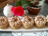 Cuketové dortíčky s ořechy a kávovým krémem recept
