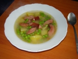 Hrášková polévka s párkem recept
