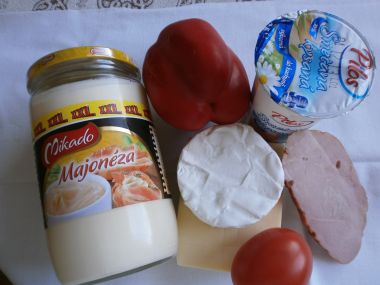Hermelínový salát se sýrem