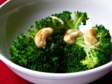 Brokolice s kešu oříšky recept