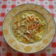 Kuřecí polévka s domácími nudlemi recept