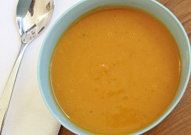 Dýňová polévka se zázvorem a kari recept