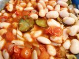 Fazole s rajčátky a okurkou recept