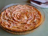 Jablečný koláč z mandlového těsta recept