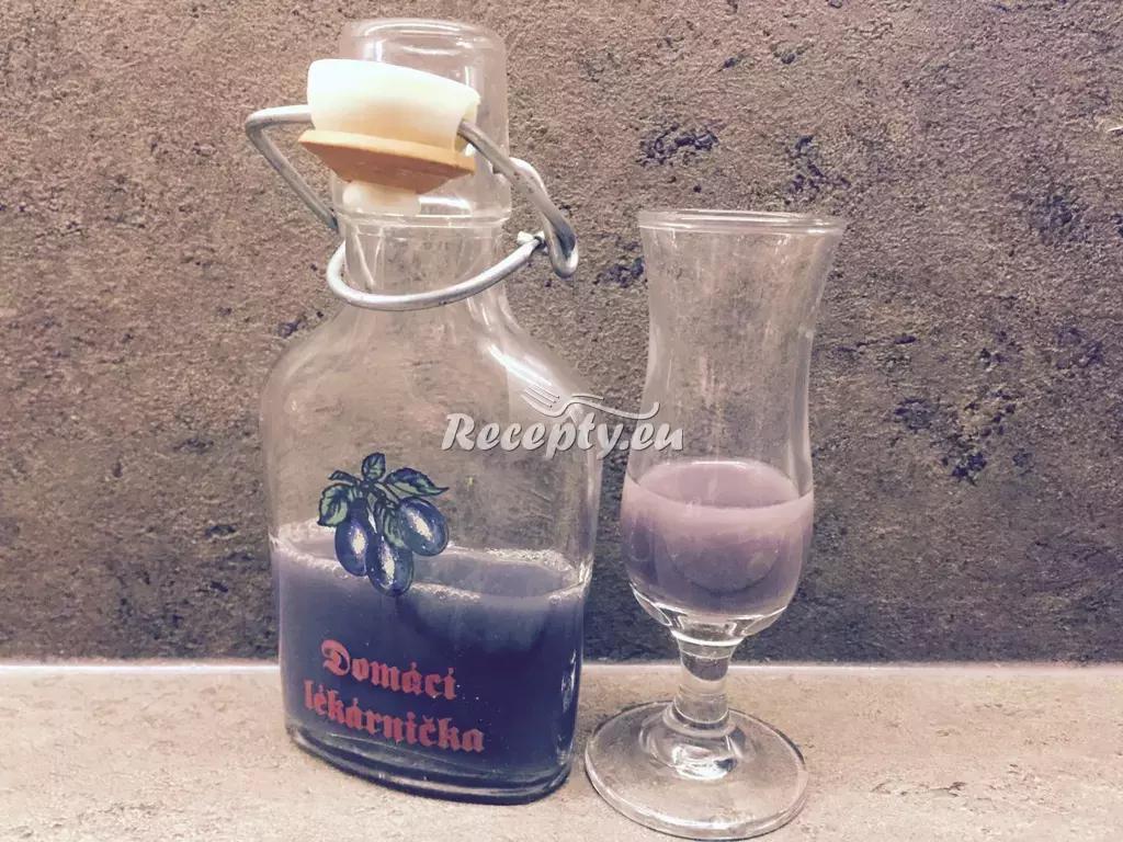 Třešňový likér recept  míchané nápoje
