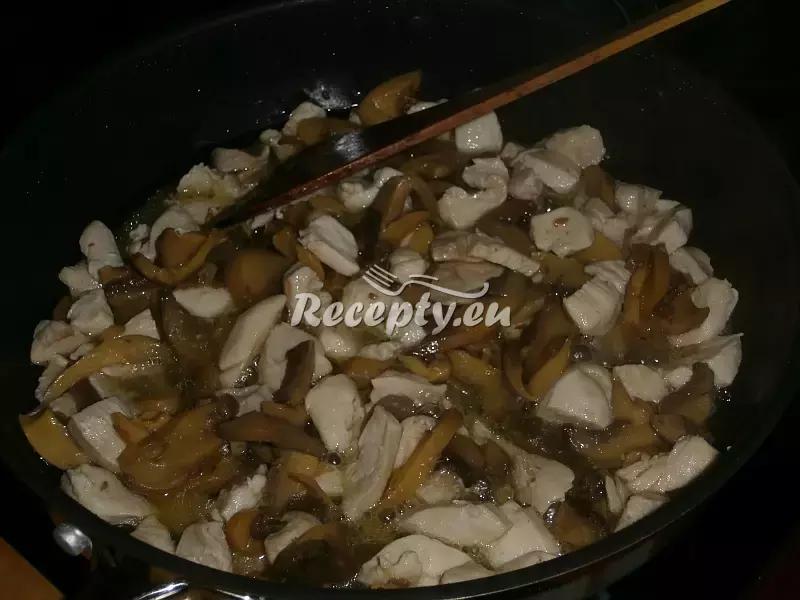 Zapečené brambory s kuřecím masem a houbami recept ...