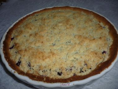 Linecký koláč s tvarohem, borůvkami a drobenkou
