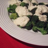 Brokolice s pikantní omáčkou z mikrovlnky recept