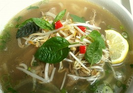 Hovězí polévka skoro lepší jako od babičky- Phở Tai recept ...