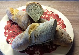 Kořenový chléb s cibulkou recept