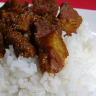 Indické vepřové curry s fazolemi recept