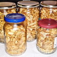 Zavařené vlašské ořechy recept