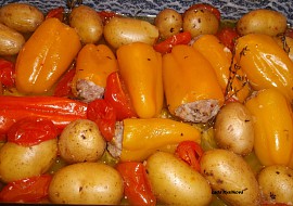 Pečené papričky sweetbite s bramborami a rajčaty recept ...