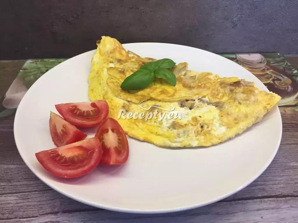 Omeleta plněná kuřecím masem recept  jídla z vajec