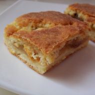 Jablečný koláč s rozinkami recept