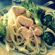 Špagety s lososem a brokolicí recept