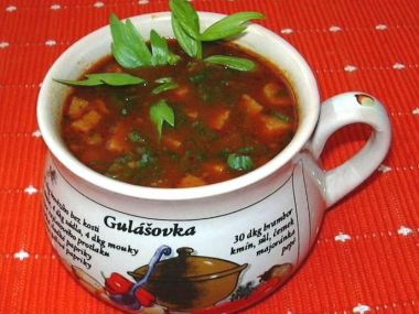 Gulášová polévka recept