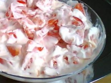 Rajčatový salát se smetanou