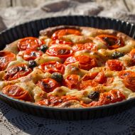 Focaccia s cherry rajčátky a olivami recept