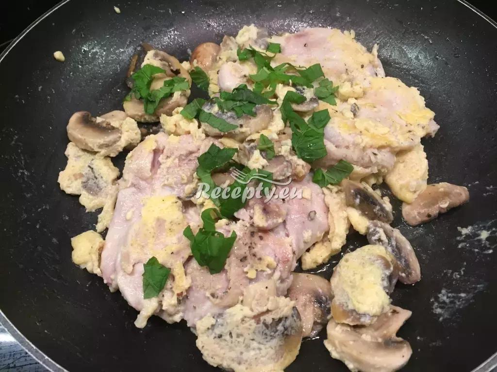 Míchaná vejce se zeleninou recept  jídla z vajec
