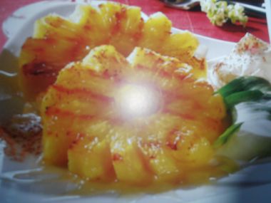 Grilovaný ananas s medem