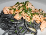 Sépiové špagety s marinovaným lososem recept