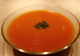 Jednoduchá mrkvová polévka se zázvorem  výborná na zimu ...
