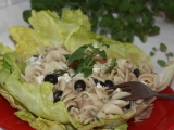 Těstovinový salát s tuňákem a bylinkami recept