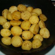 Pečené brambory s česnekem recept