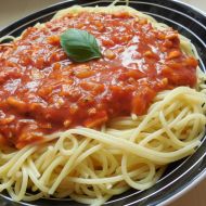 Vegan špagety s rajskou zeleninovou omáčkou recept