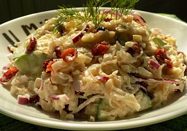 Salát z kysaného zelí s brusinkami recept