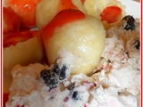 Tvarohové knedlíky s jahodami a borůvkovou zmrzlinou recept ...