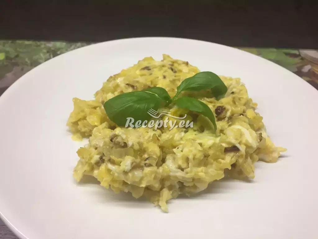 Míchaná vejce s cibulkou recept  jídla z vajec