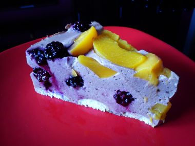 Letní tvarohovo-ovocný dort